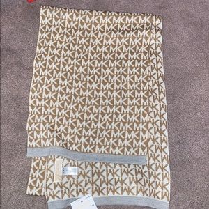 BRAND NEW Michael Kors scarf